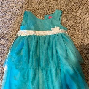 Girl’s dress